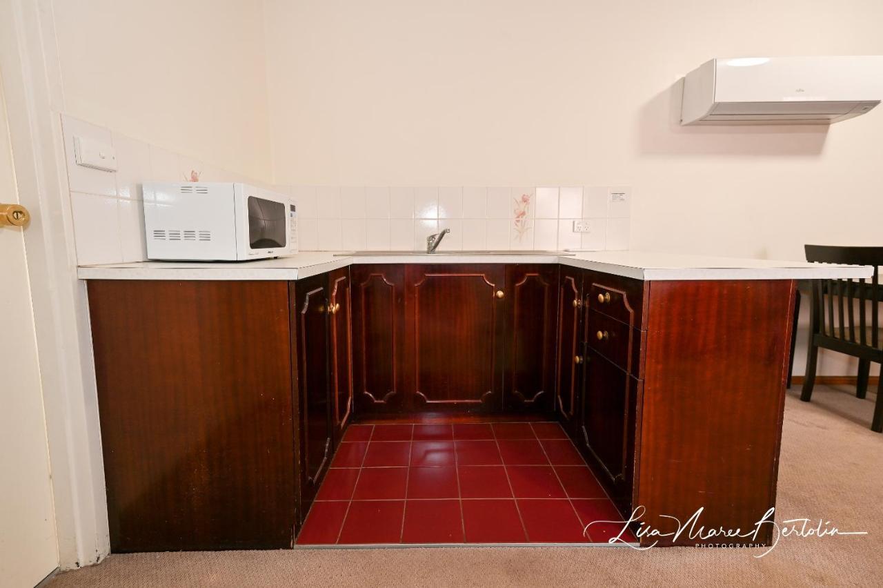 Narrandera Club Motor Inn Zewnętrze zdjęcie